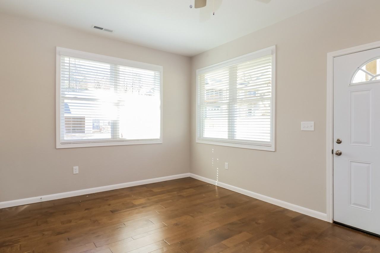 209 Sycamore Cove Rd - Photo 3 of 21