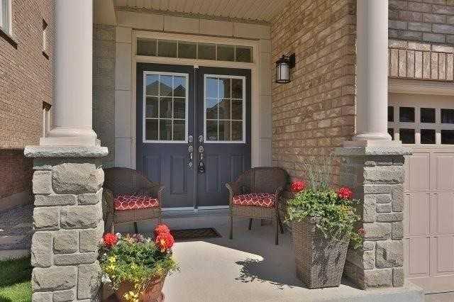 95 Reynolds Crescent ## - Photo 2 of 6