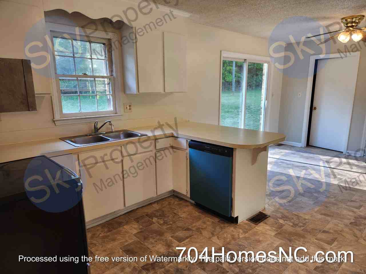 1221 N Lafayette St #NA - Photo 2 of 8