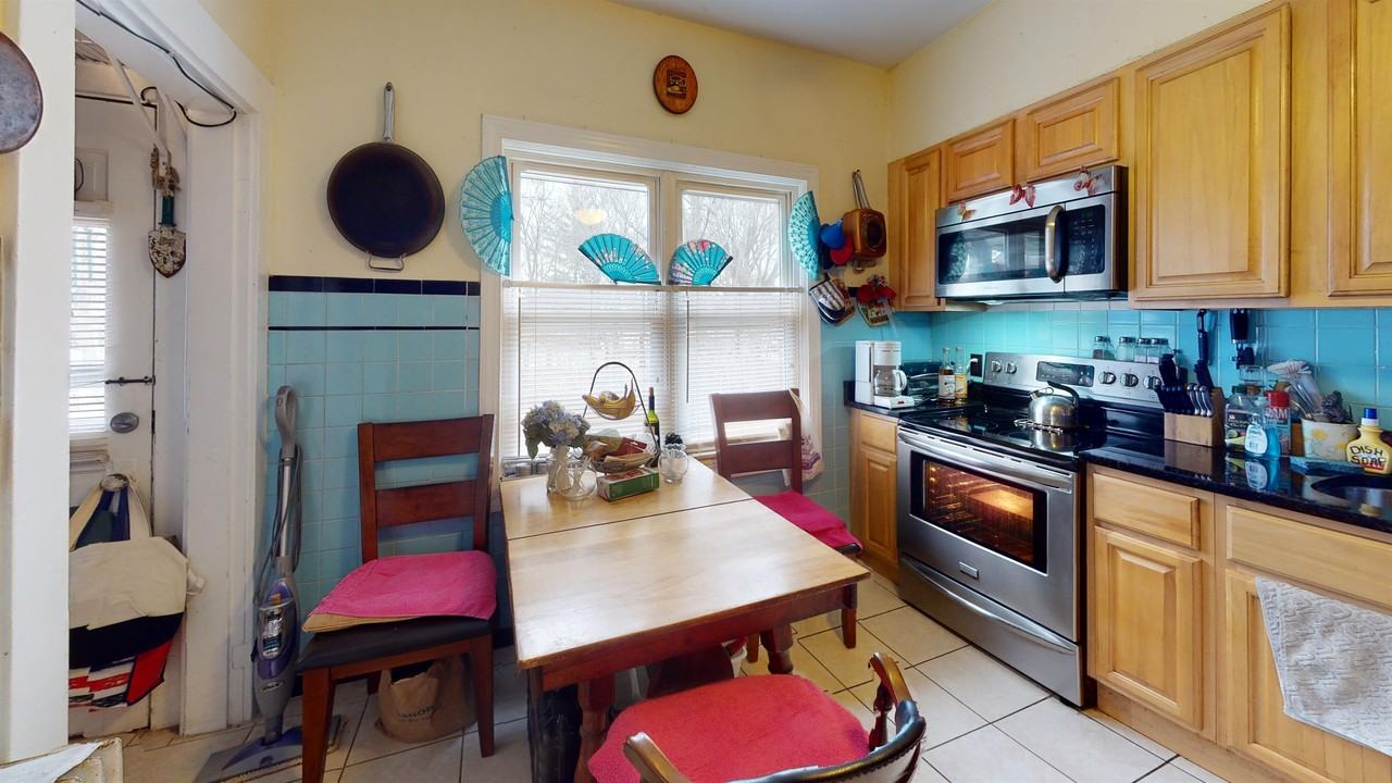 48 Oak St #2 - Photo 2 of 11