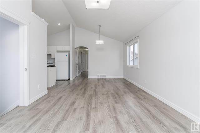 606 178a St Sw - Photo 2 of 18