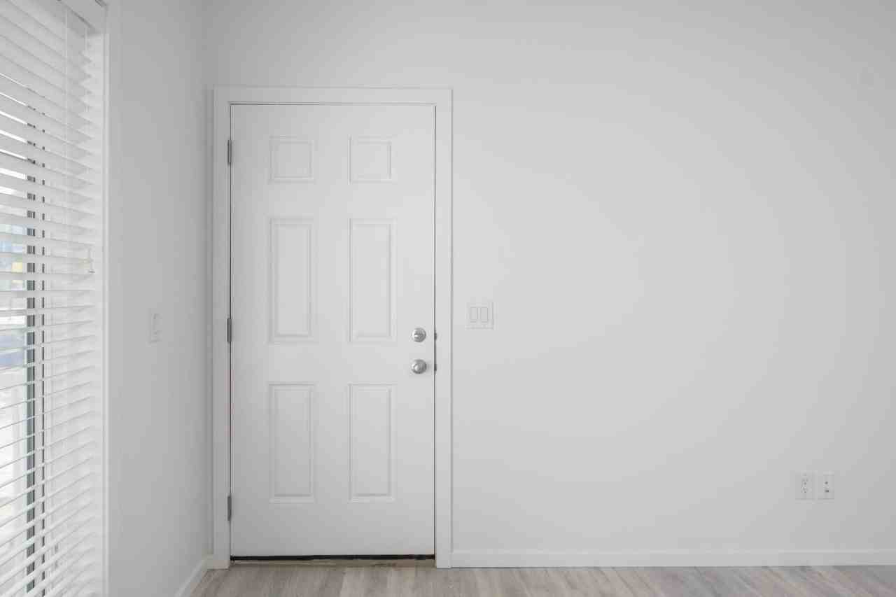 22607 93 Ave Nw #2 - Photo 3 of 32