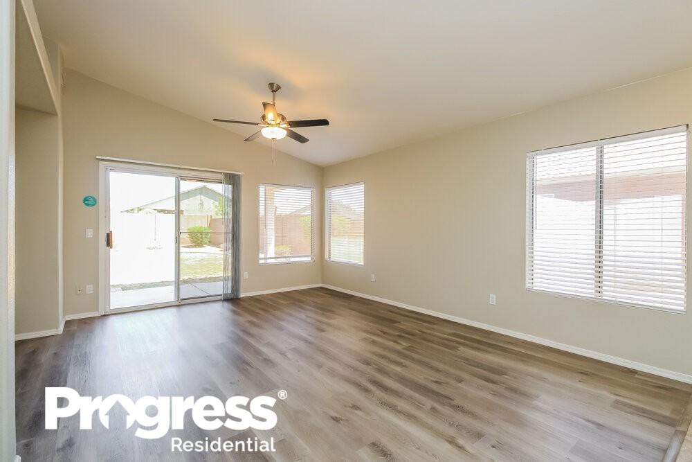 9244 E Madero Ave - Photo 3 of 16