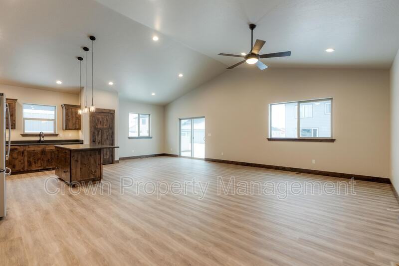 4032 Snowberry Ave - Photo 2 of 34