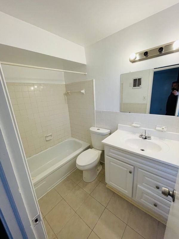 1004 Little Bay Ave #G - Photo 3 of 4