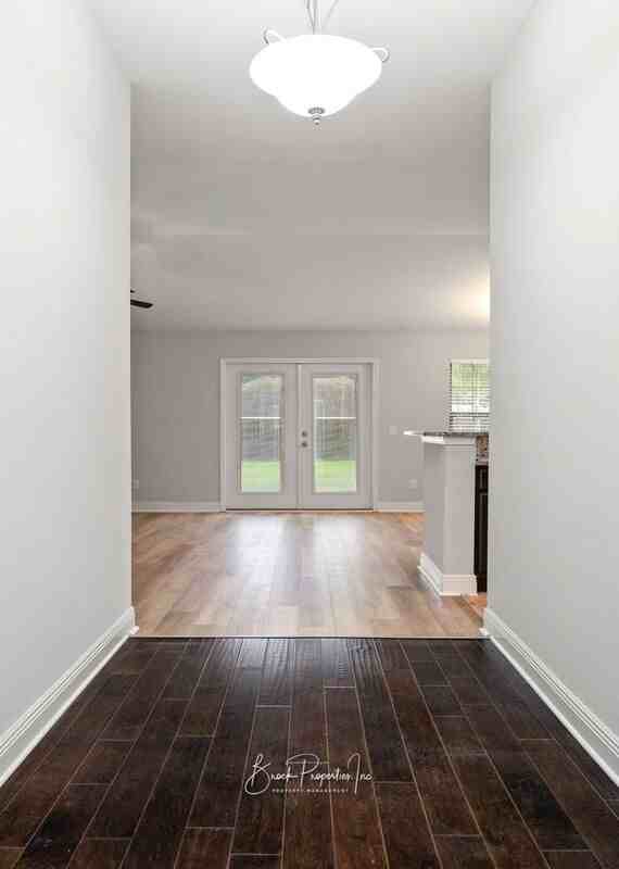 6130 Autumn Pines Cir - Photo 3 of 36