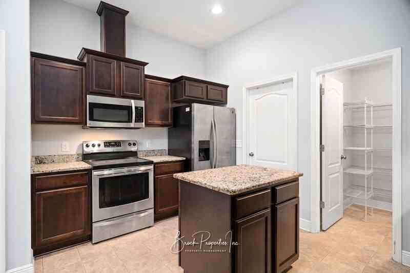 6130 Autumn Pines Cir - Photo 7 of 36