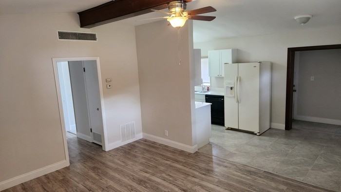 1209 Baltimore Dr - Photo 3 of 14