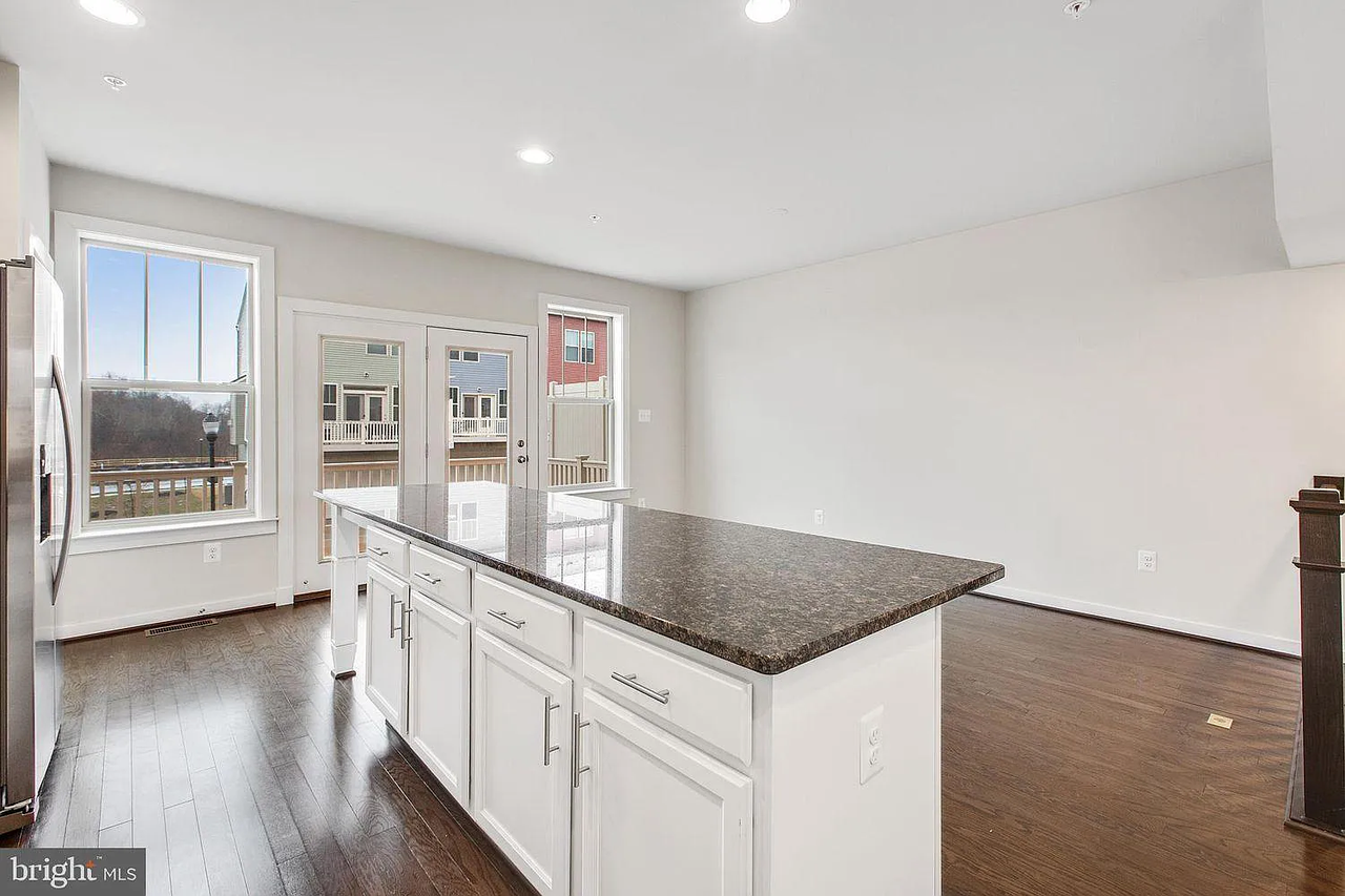 813 Badger Ave #NA - Photo 3 of 22