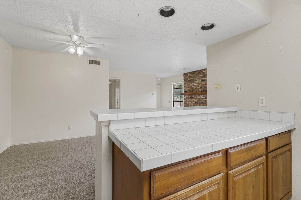 15221 Berry TrlBldg: A #1 - Photo 6 of 15