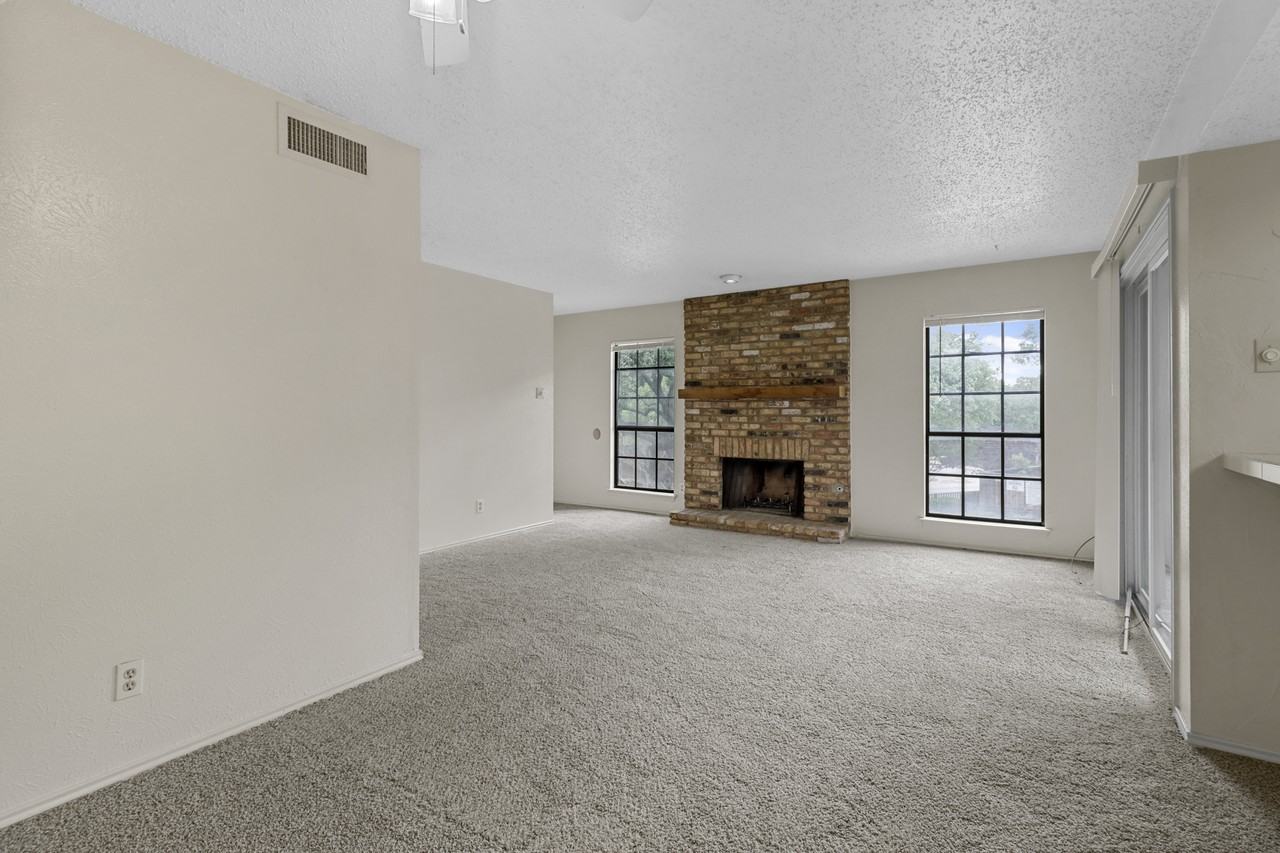 15221 Berry TrlBldg: A #1 - Photo 7 of 15