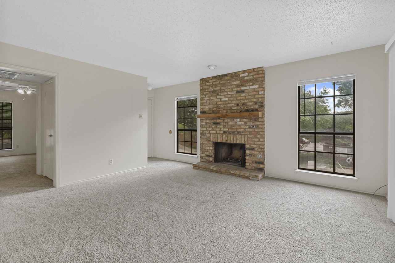 15221 Berry TrlBldg: A #1 - Photo 3 of 15