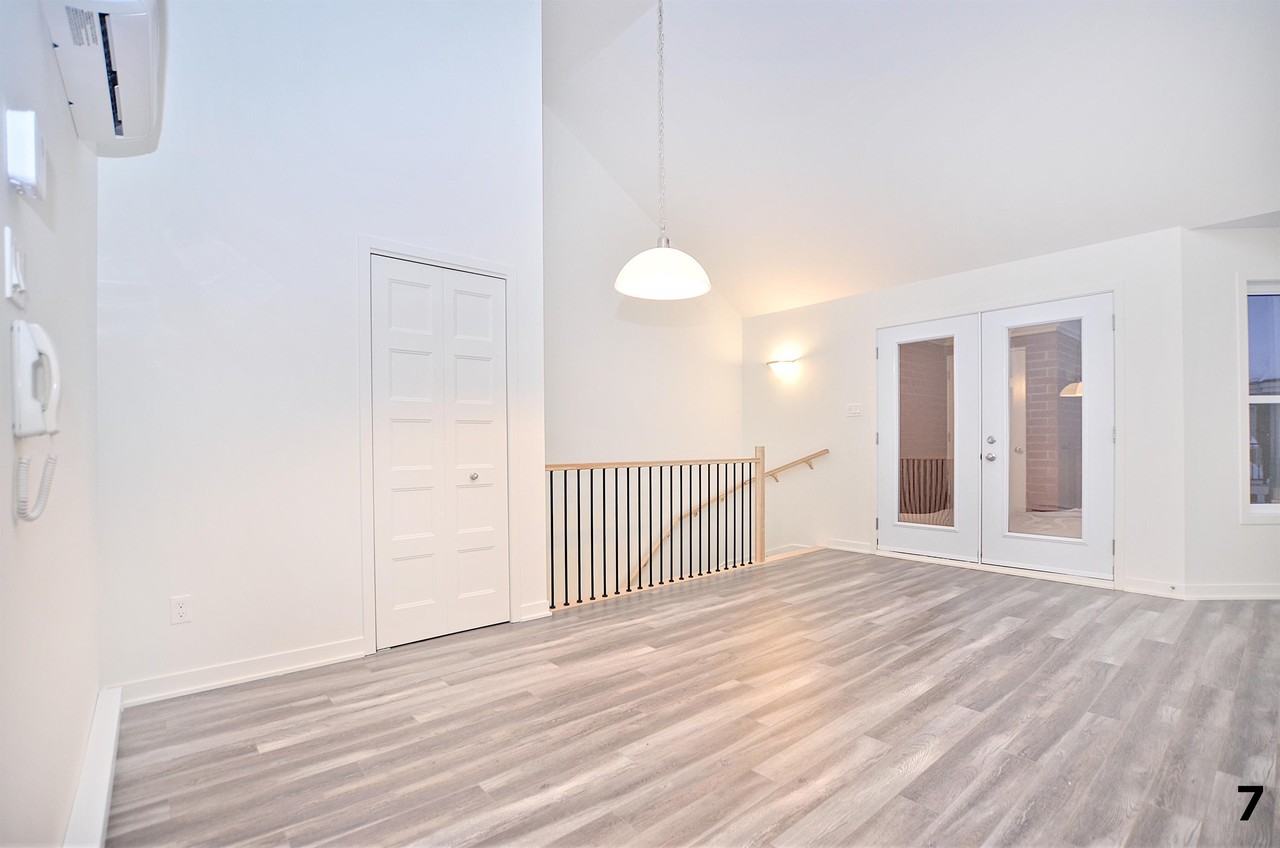 1589 Av De La Gare #1 - Photo 2 of 10