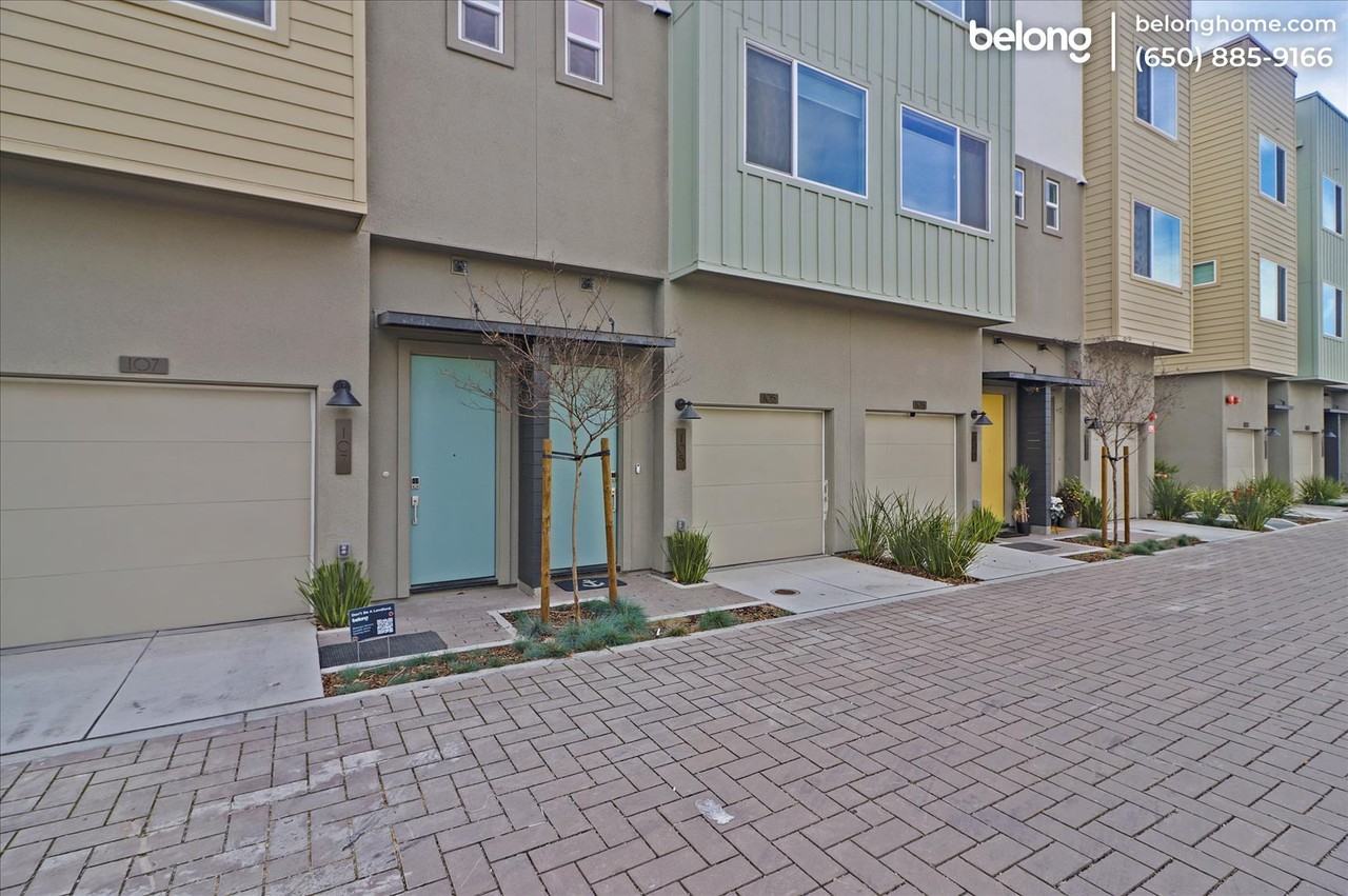 105 Uptown Cir - Photo 2 of 36