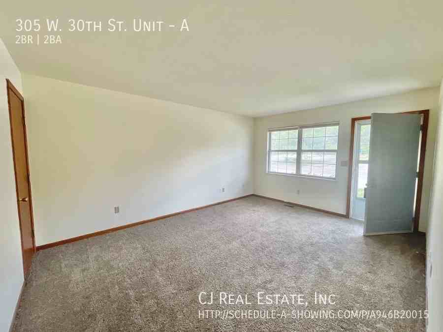 305 W 30th St #A - Photo 3 of 10