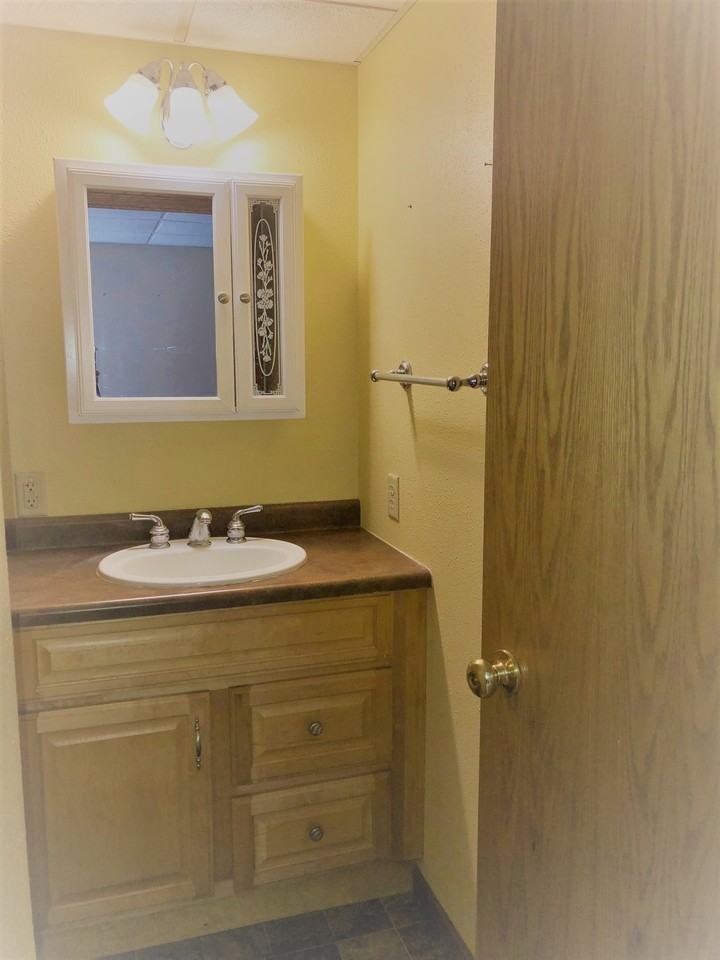 169 W Paradise Dr #169 - Photo 2 of 9