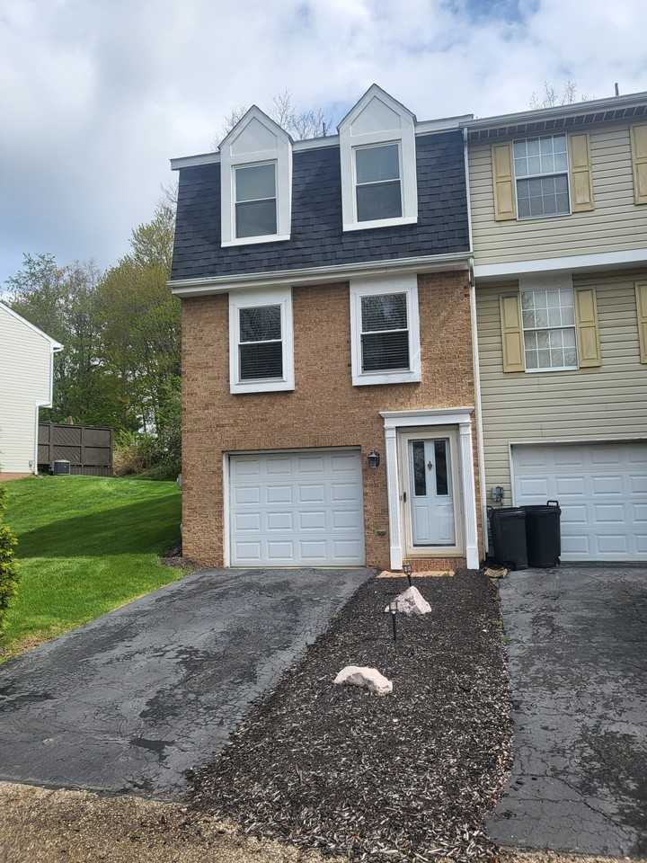 812 Lexington Dr #812 - Photo 2 of 30