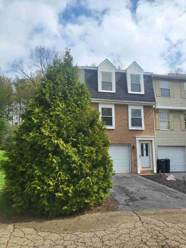 812 Lexington Dr #812 - Photo 3 of 30