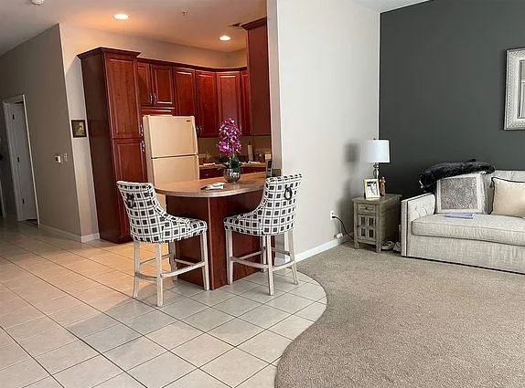 77 Sarah Ct - Photo 2 of 6