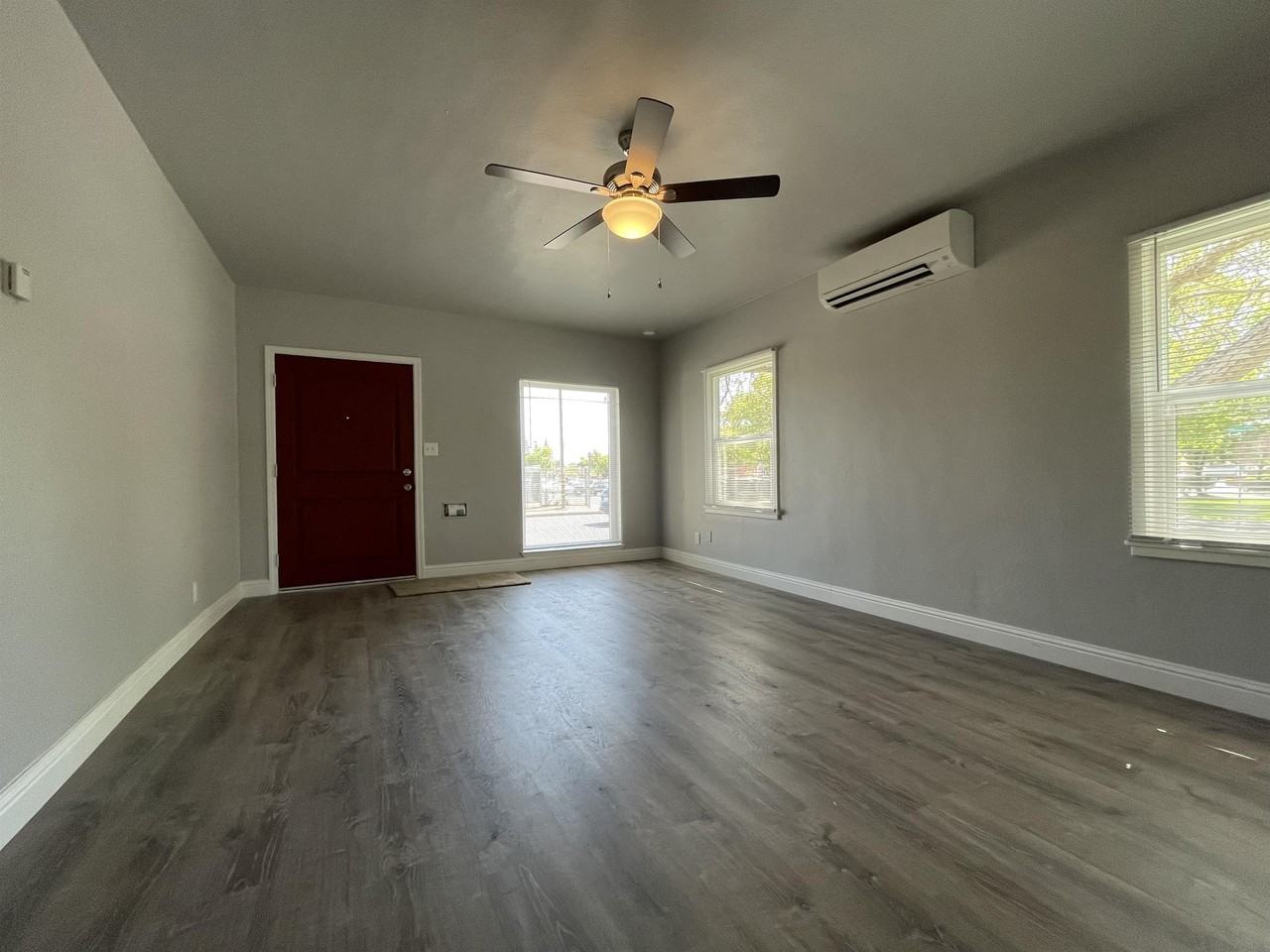 446 W Sacramento Ave #1 - Photo 3 of 10