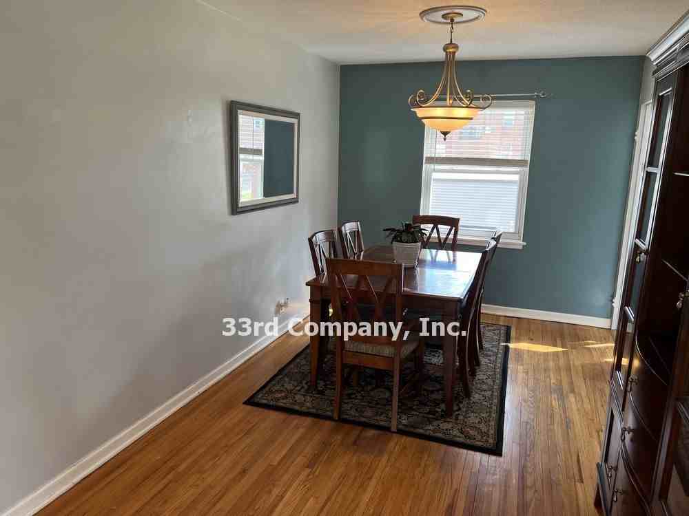 2052 Montreal Ave - Photo 3 of 20