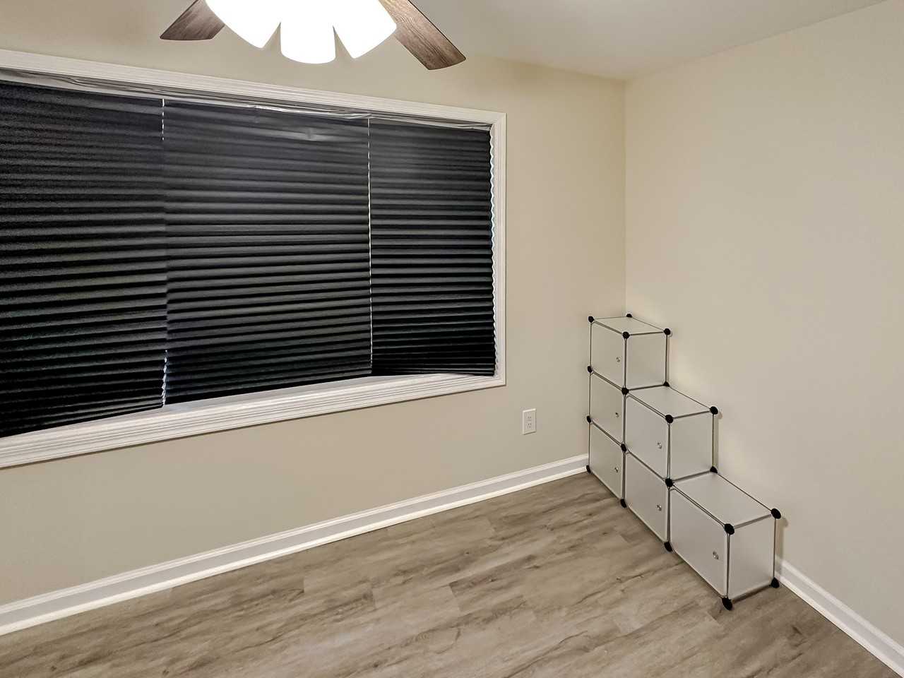 Birchett Dr - Photo 5 of 8
