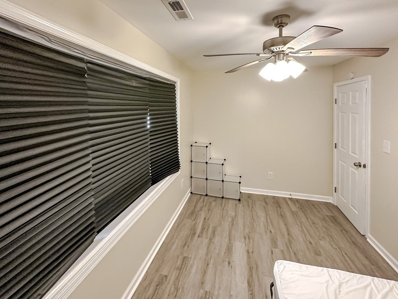 Birchett Dr - Photo 7 of 8