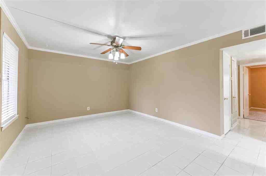 9011 Gaylord Dr - Photo 3 of 30