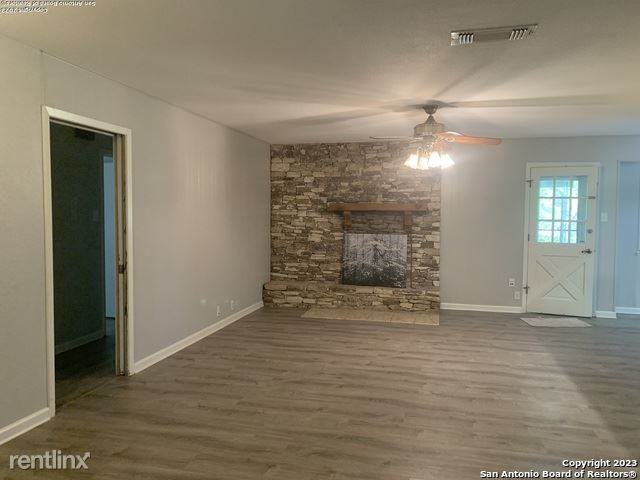 114 Sharon Dr - Photo 3 of 15