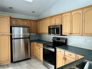 6641 Nw 52nd St - Photo 3 of 14