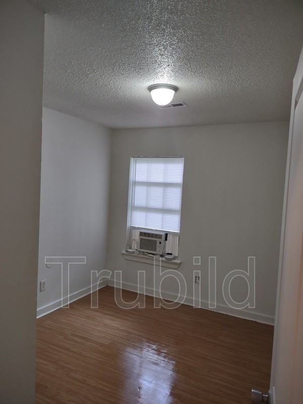 3119 Chicora Ave - Photo 3 of 7