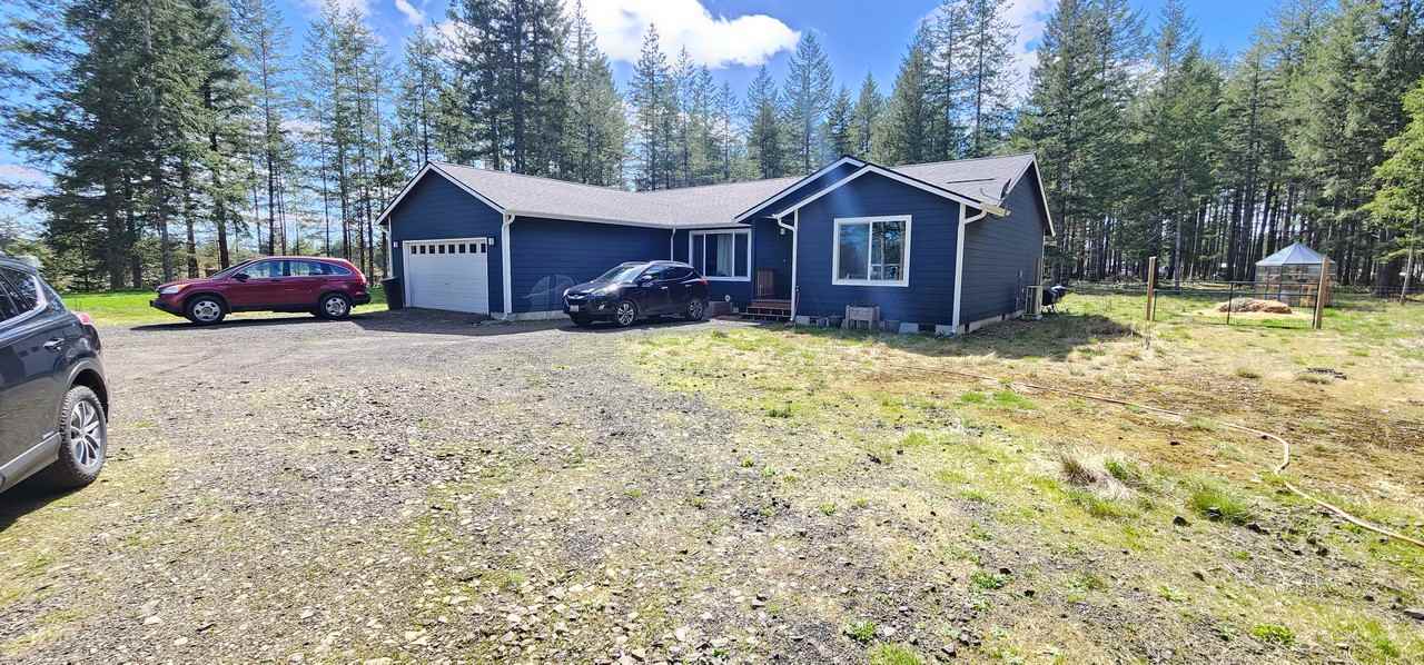 151 W Beargrass Ln - Photo 2 of 16