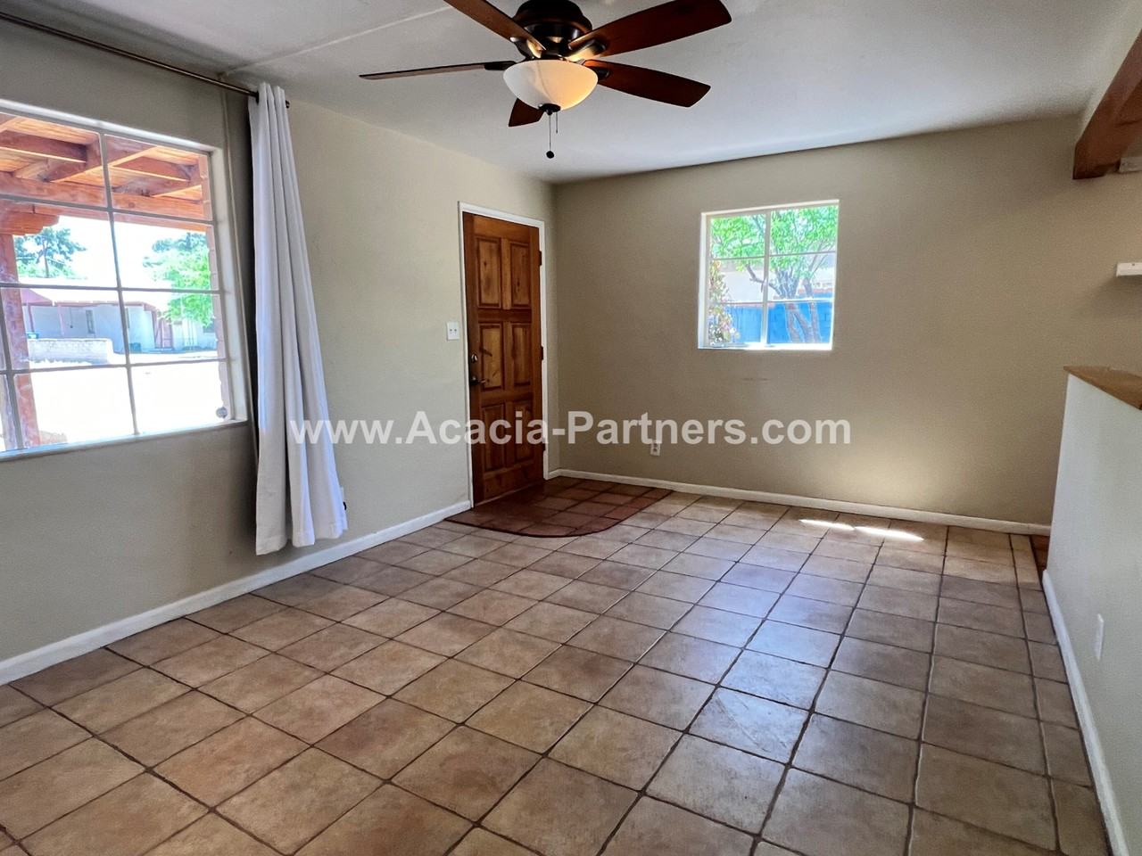 2625 N Norton Ave - Photo 2 of 37