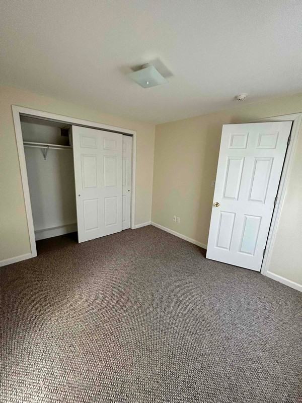 225 E Hampton Rd - Photo 2 of 5