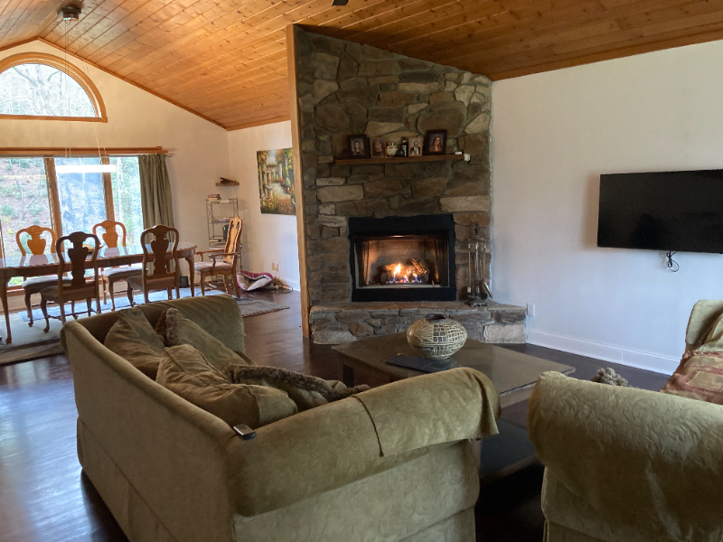 300 Castle Creek Dr - Photo 3 of 13