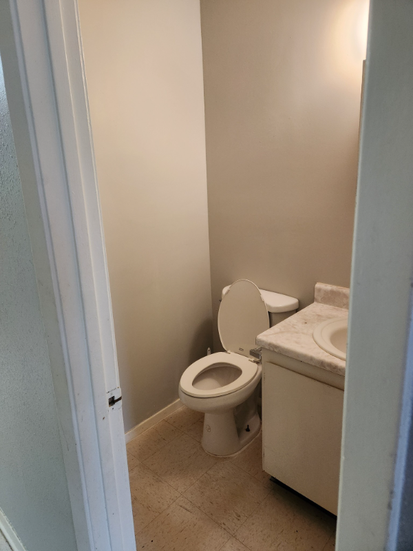 501 N Church St #5 - Photo 3 of 9