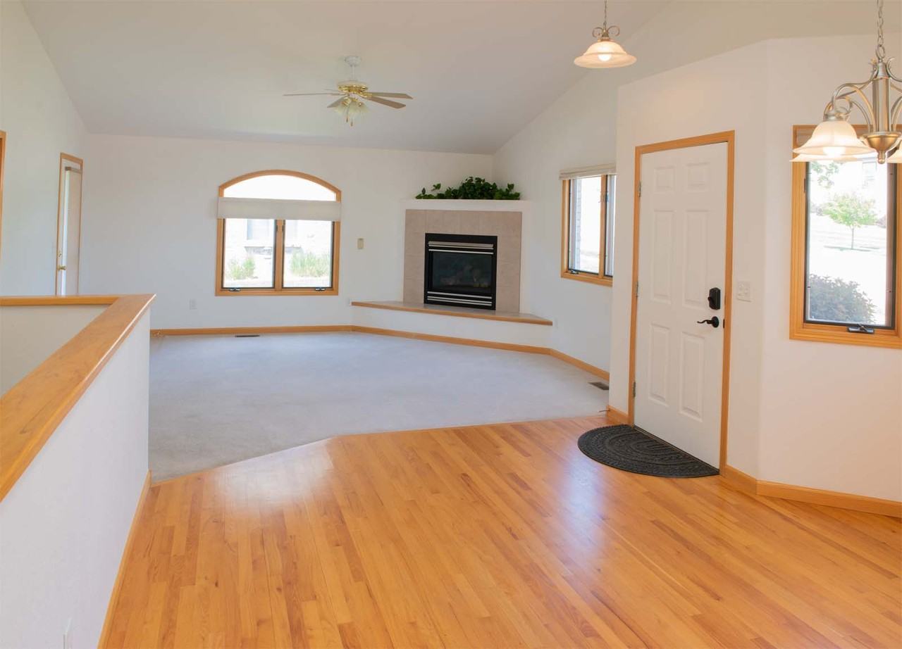 2156 Maid Marian Ct #NA - Photo 2 of 11