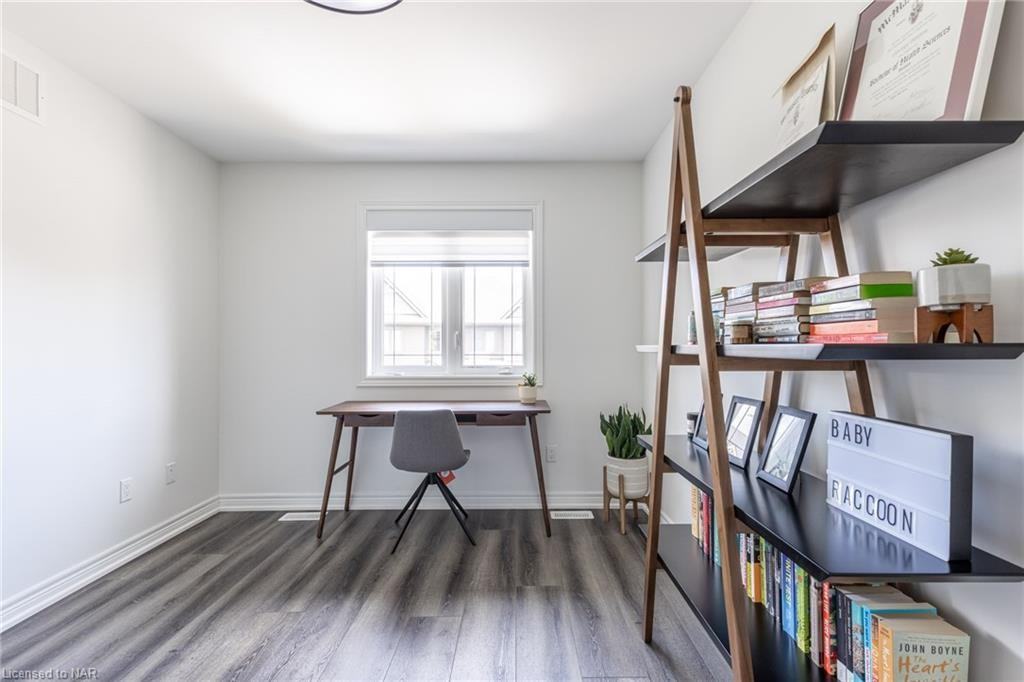 10 Lindsay Way - Photo 3 of 9