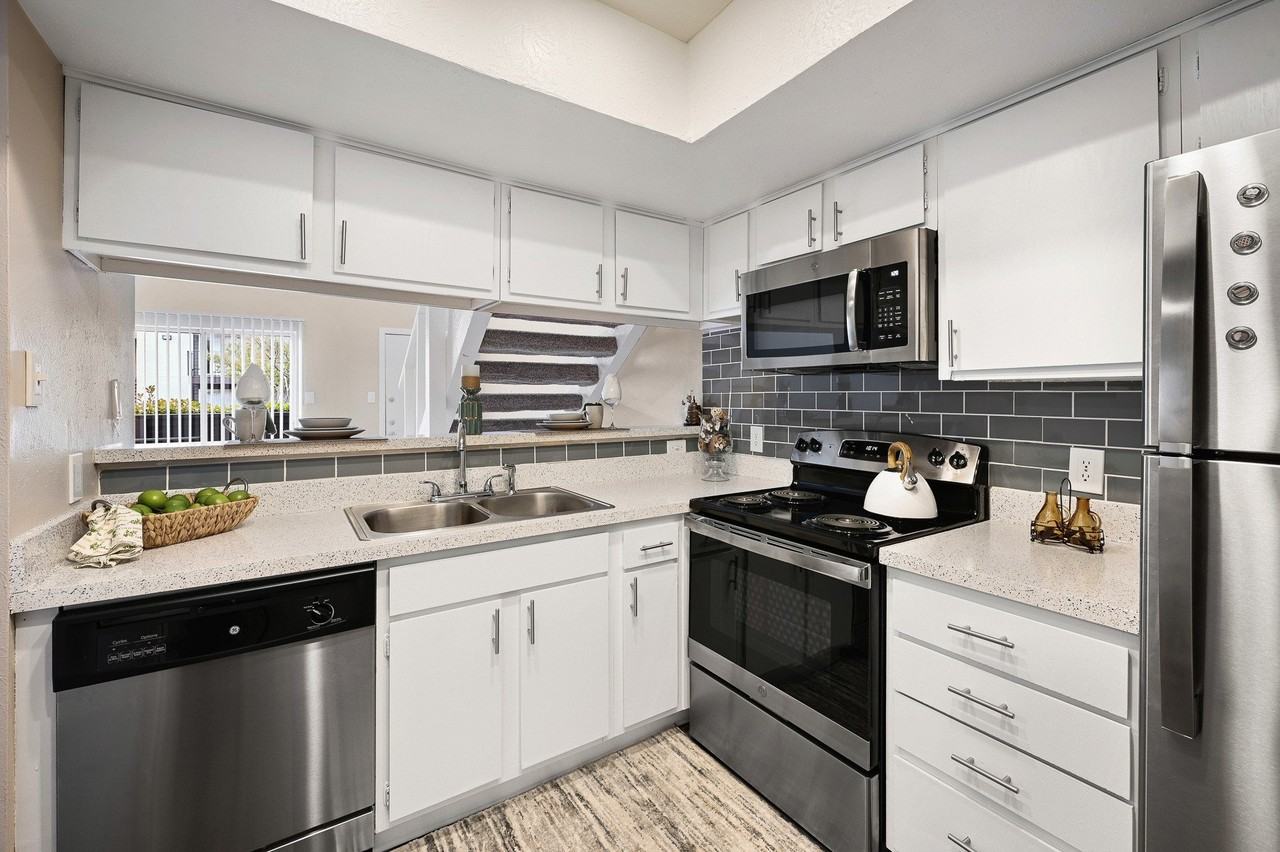 Windridge On The Parkway - Photo 3 of 50