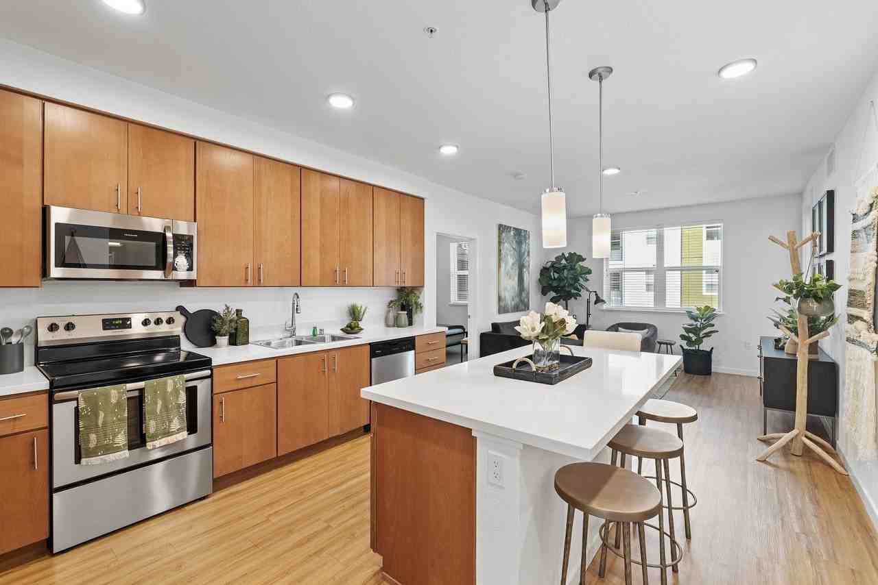 The Edge - Photo 2 of 46