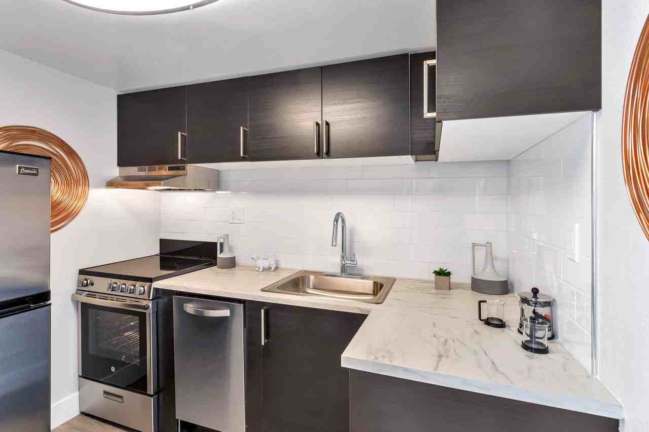 10 South Penn - Photo 2 of 15