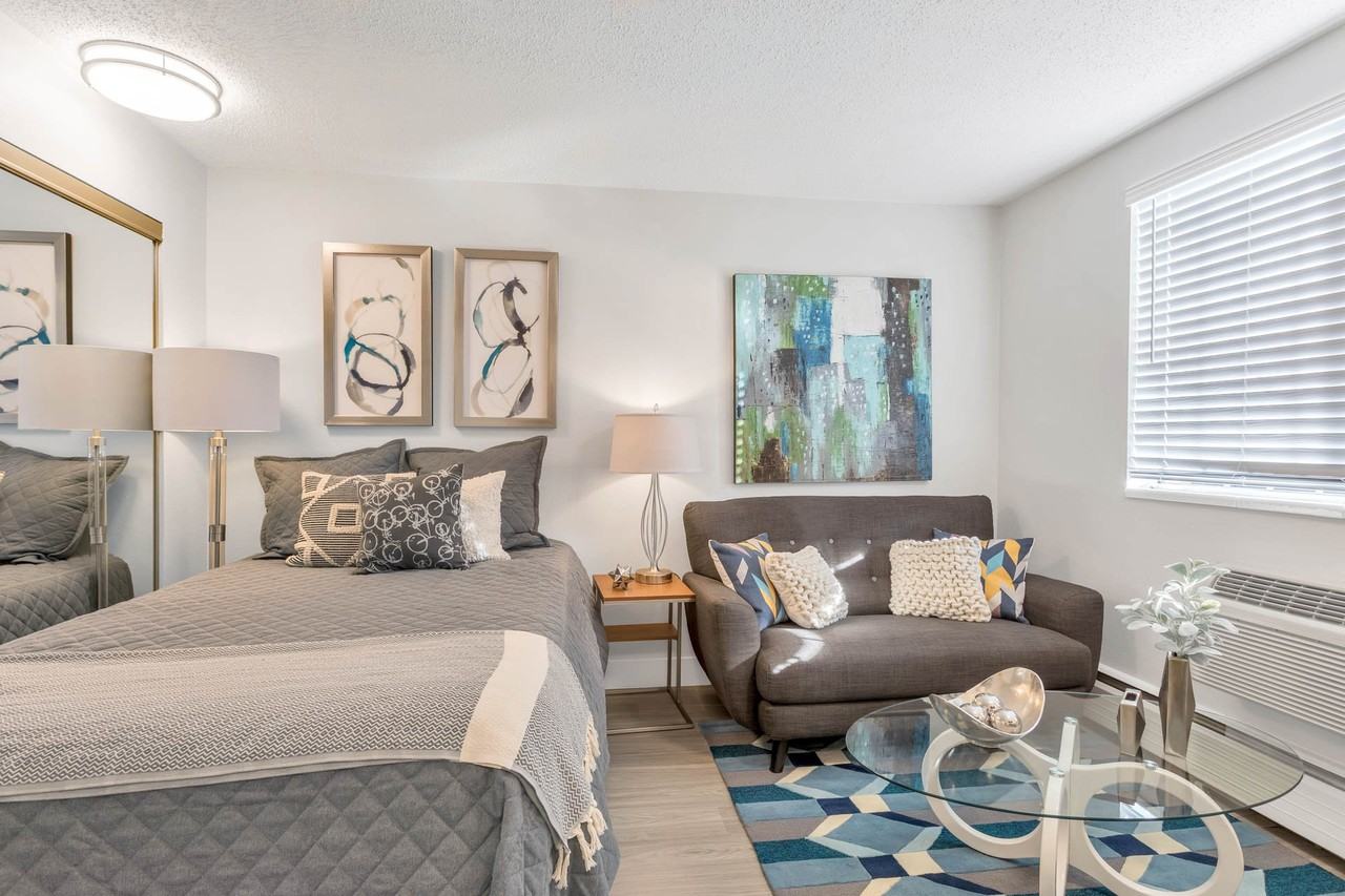 10 South Penn - Photo 3 of 15