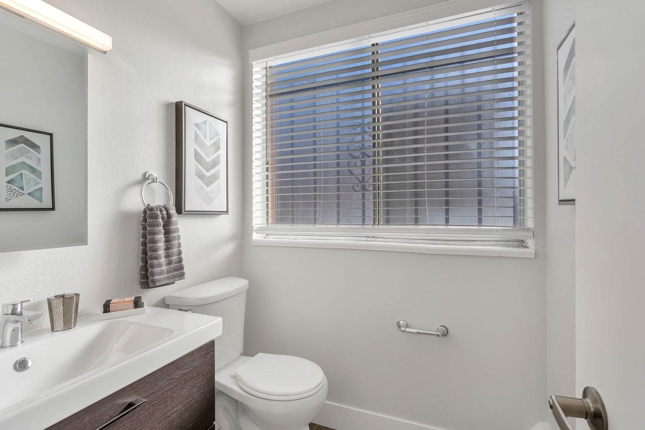 10 South Penn - Photo 5 of 15