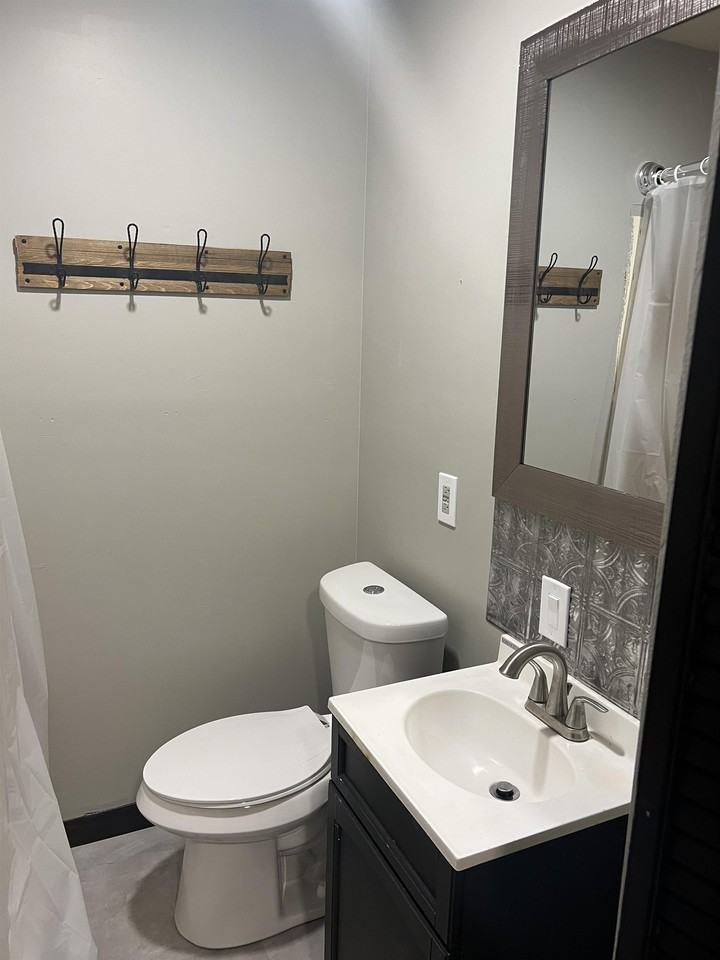 43 E Main St #E - Photo 3 of 8