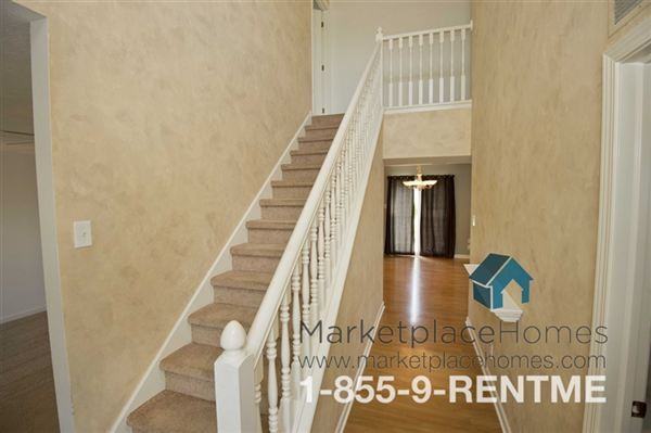 12437 Crystal Pointe Cir - Photo 3 of 13