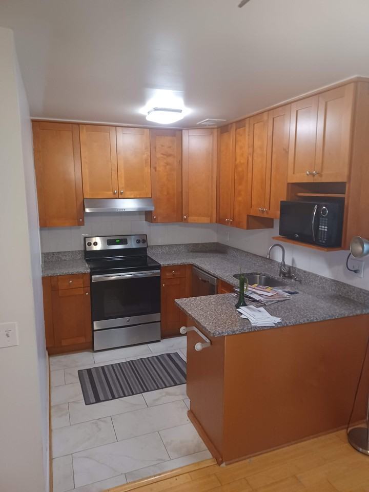 2466 Glengyle Drive - Photo 2 of 9