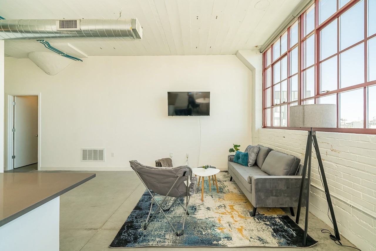 801 Edwin St #403 - Photo 2 of 9