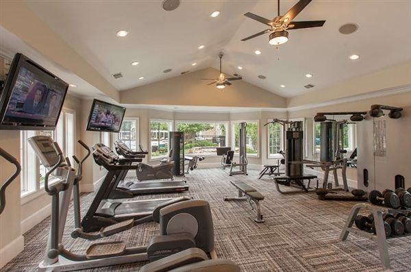 Hideaway at Greenbrier - Photo 2 of 8