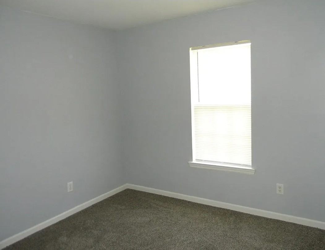 2703 Blossom Dr #NA - Photo 3 of 8