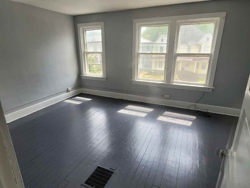 744 W King St #1 - Photo 5 of 10